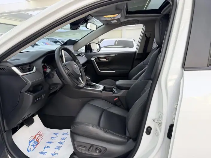 Toyota Wildlander 2022 Model 2.0L 2WD Luxury PLUS Edition – фото 10