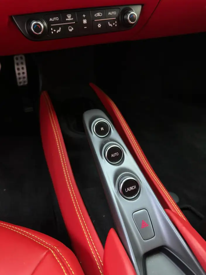 Ferrari F8 2019 Model Tributo 3.9T V8 – фото 10