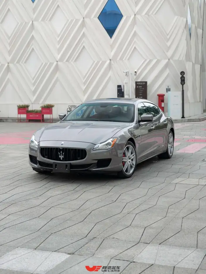 Quattroporte 2015 Model 3.0T Standard Model – фото 1