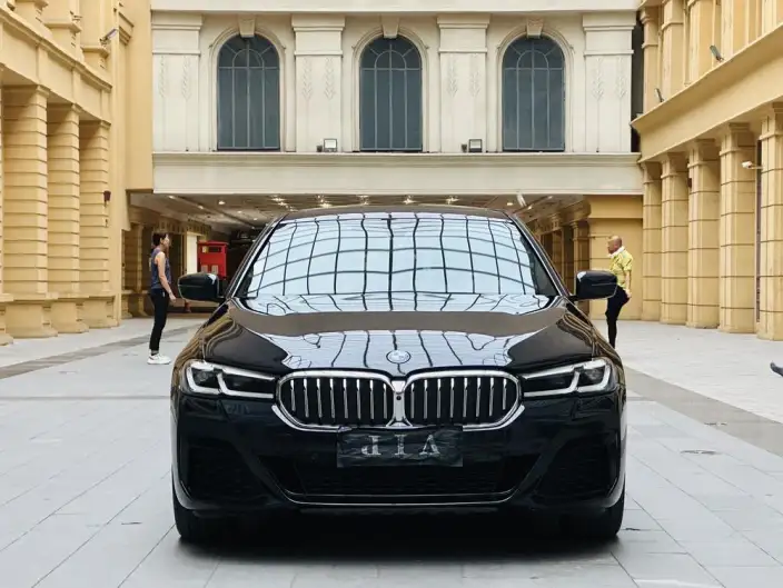 BMW 5 Series 2022 Model 530Li Exclusive Model M Sports Set – фото 2