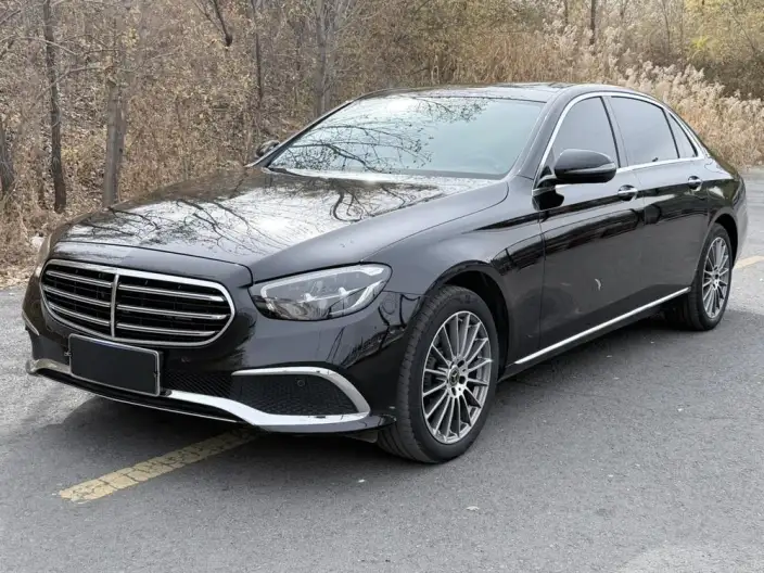 Mercedes-Benz E-Class 2023 Model E 260 L 4MATIC sedan – фото 1