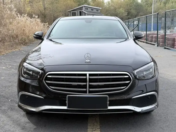 Mercedes-Benz E-Class 2023 Model E 260 L 4MATIC sedan – фото 2
