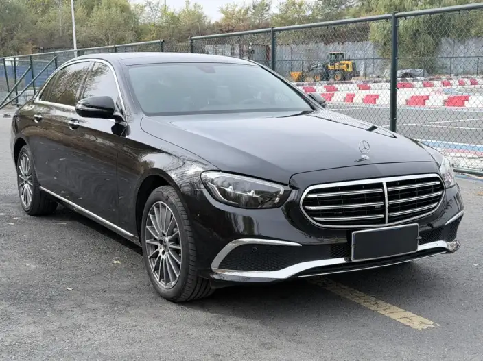 Mercedes-Benz E-Class 2023 Model E 260 L 4MATIC sedan – фото 3