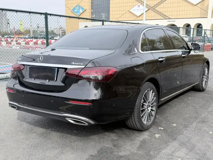 Mercedes-Benz E-Class 2023 Model E 260 L 4MATIC sedan – фото 6