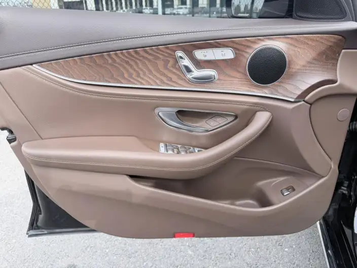 Mercedes-Benz E-Class 2023 Model E 260 L 4MATIC sedan – фото 8