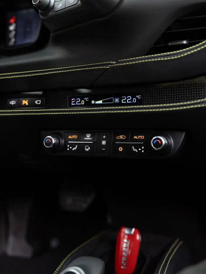 Ferrari F8 2019 Model Tributo 3.9T V8 – фото 10
