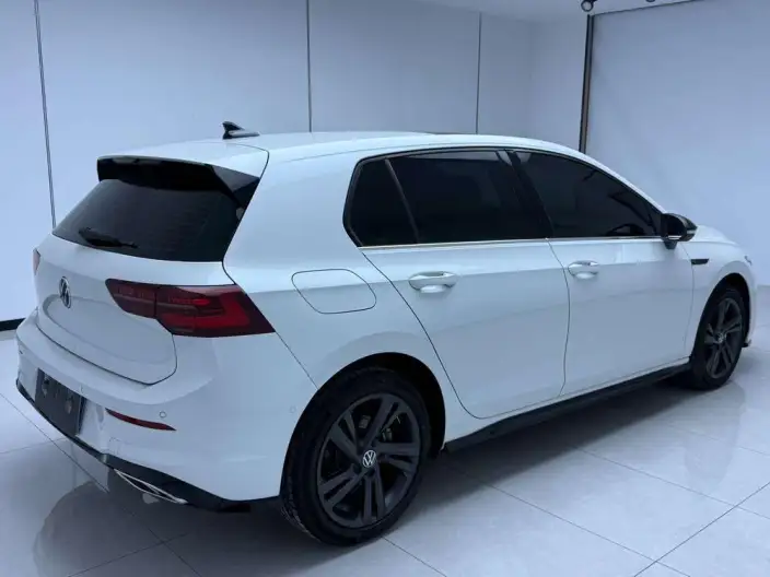 Volkswagen Golf 2023 Model 280TSI DSG R-Line – фото 6