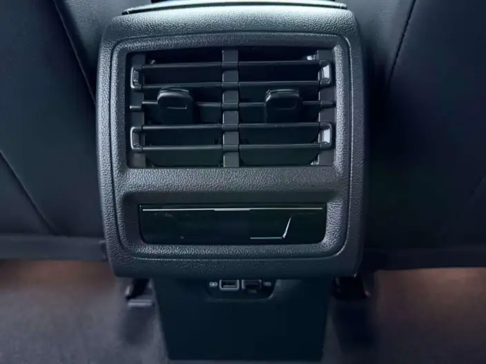 Volkswagen Golf 2023 Model 280TSI DSG R-Line – фото 9