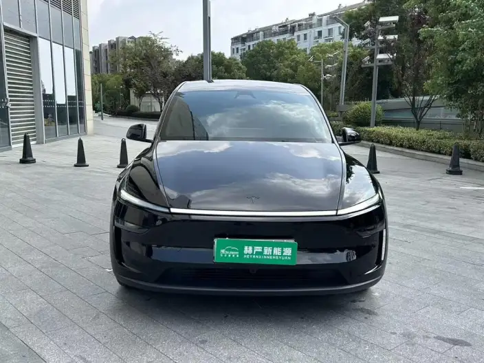 Model Y L 2026 Model Standard Edition