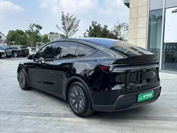 Model Y L 2026 Model Standard Edition