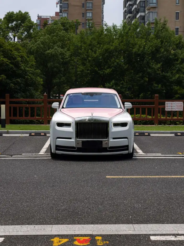 Phantom 2018 Model 6.7T Long wheelbase Edition