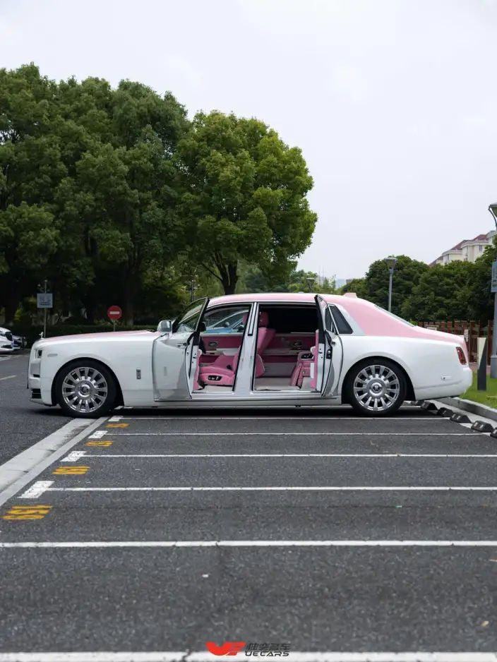 Phantom 2018 Model 6.7T Long wheelbase Edition