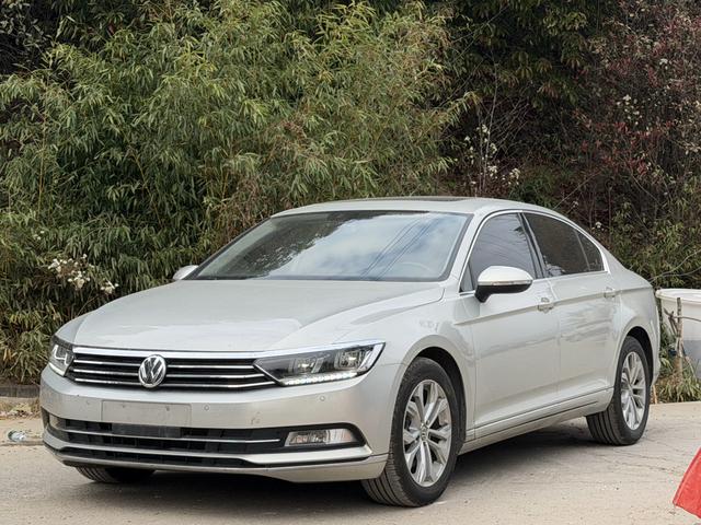 Volkswagen Magotan Модель 2019 года 330TSI DSG Prestige Country VI – фото 1