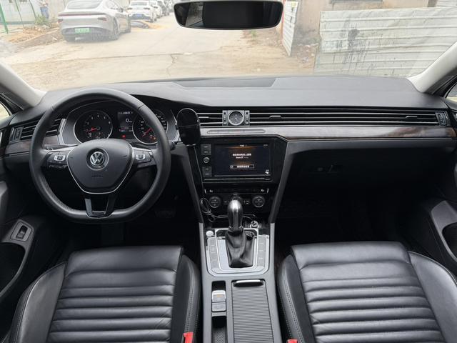 Volkswagen Magotan Модель 2019 года 330TSI DSG Prestige Country VI – фото 6