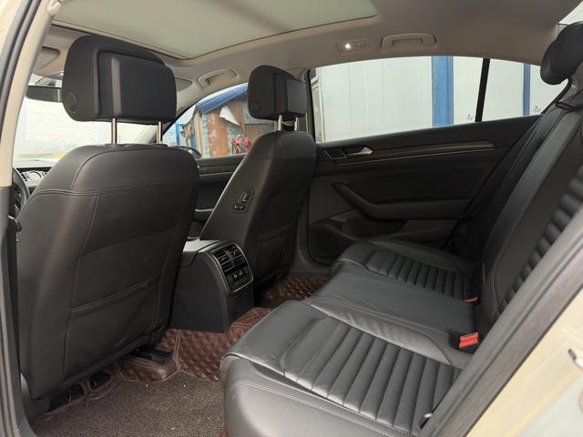 Volkswagen Magotan Модель 2019 года 330TSI DSG Prestige Country VI – фото 7