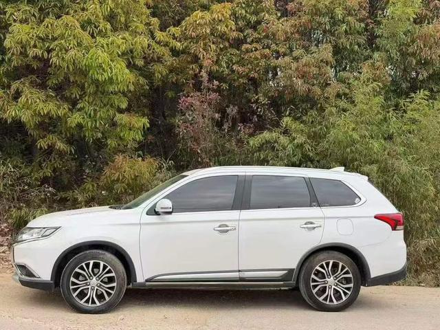 Mitsubishi Outlander 2018 2.0L FWD Glory 5-Seater