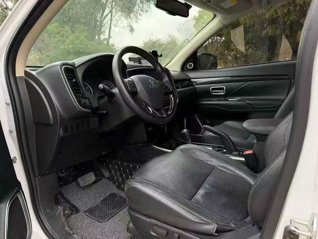 Mitsubishi Outlander 2018 2.0L FWD Glory 5-Seater – фото 6
