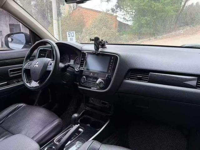Mitsubishi Outlander 2018 2.0L FWD Glory 5-Seater – фото 9