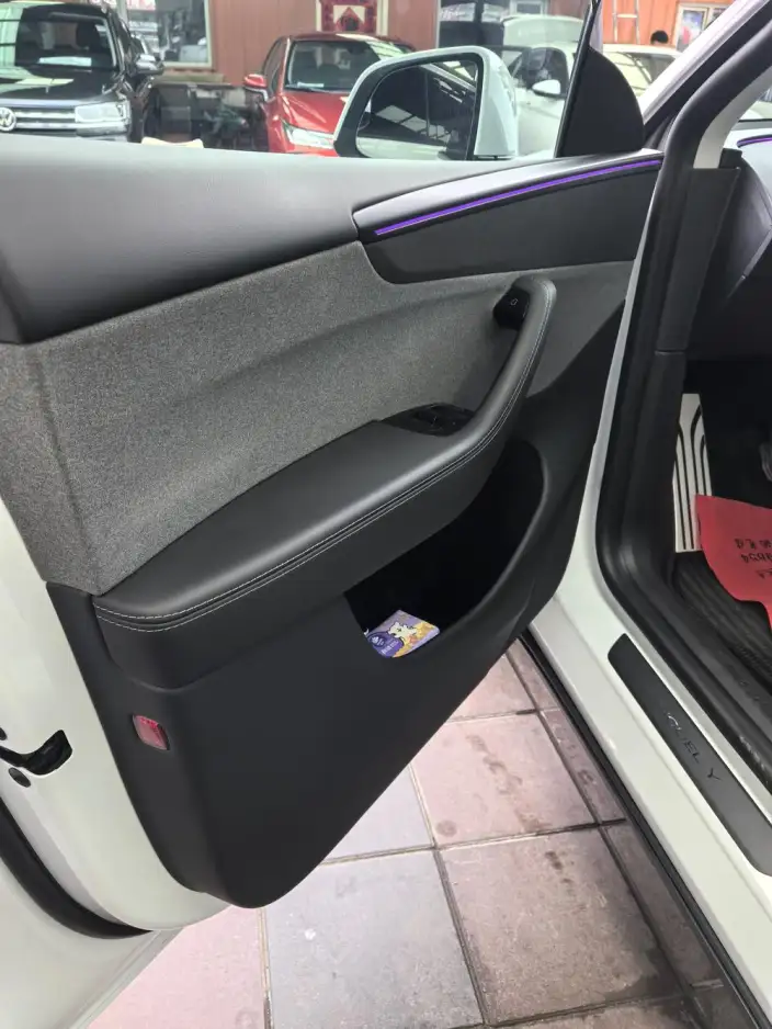 Model Y 2025 Model Rear-wheel drive version – фото 8