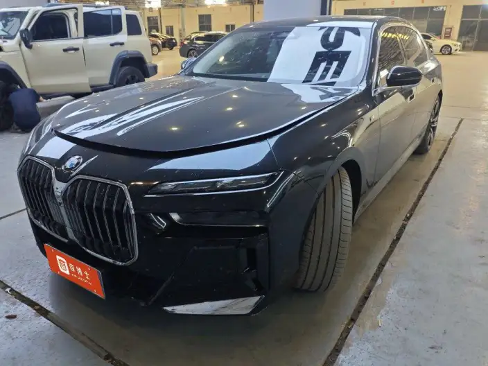 BMW 7 Series 2023 Model 740Li Leading Model M Sports Set
