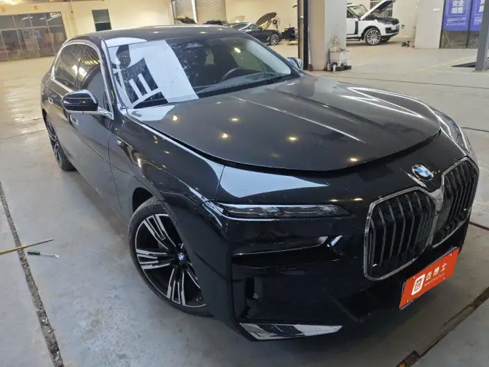 BMW 7 Series 2023 Model 740Li Leading Model M Sports Set