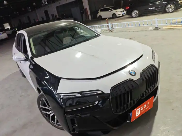 BMW 7 Series 2023 Model 735Li M Sports Set