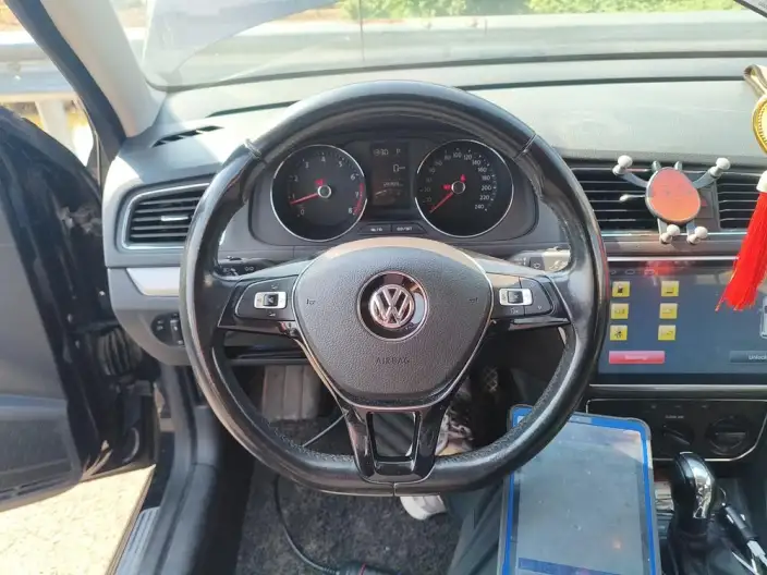 Volkswagen Lavida 2017 Model 1.6L Automatic Comfort Edition – фото 7