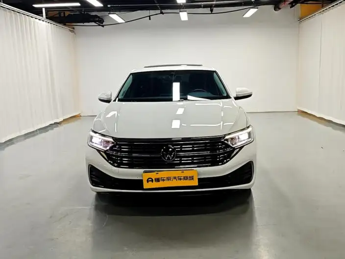 Volkswagen Sagitar 2023 Model 300TSI DSG Beyond Edition