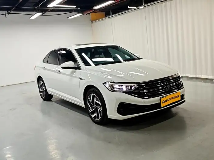 Volkswagen Sagitar 2023 Model 300TSI DSG Beyond Edition