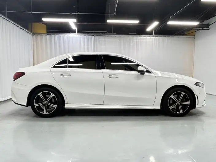 Mercedes-Benz A-class 2023 Model A 200 L Sports sedan Fashion Edition – фото 8