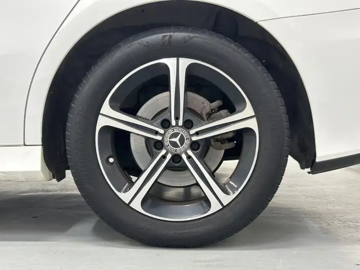 Mercedes-Benz A-class 2023 Model A 200 L Sports sedan Fashion Edition – фото 9