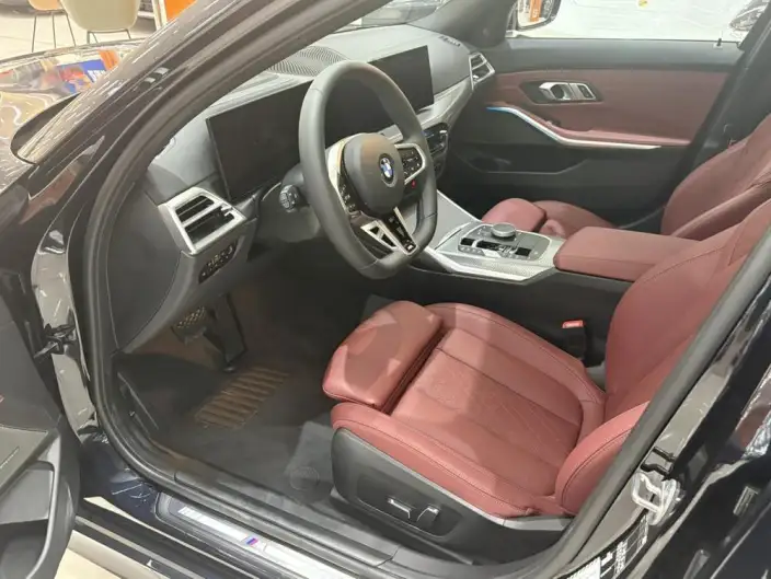 BMW 3 Series 2025 Model 330i M Sports Night Set – фото 8