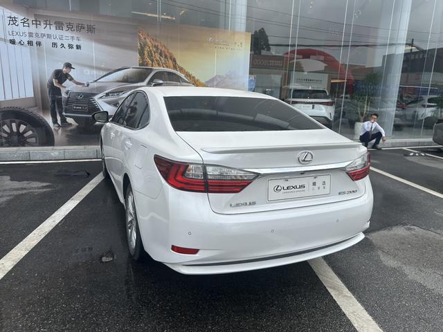 Lexus ES 2017 модификация 200 30 Anniversary Edition
