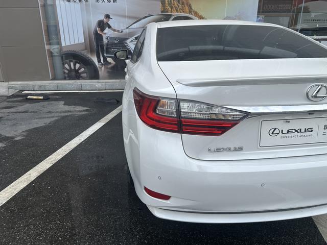 Lexus ES 2017 модификация 200 30 Anniversary Edition – фото 6