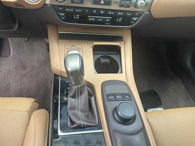 Lexus ES 2017 модификация 200 30 Anniversary Edition – фото 24