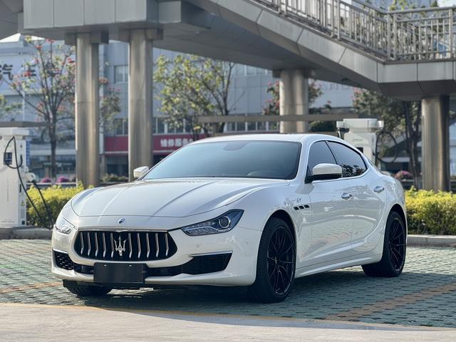 Ghibli 2023 2.0T GT – фото 1