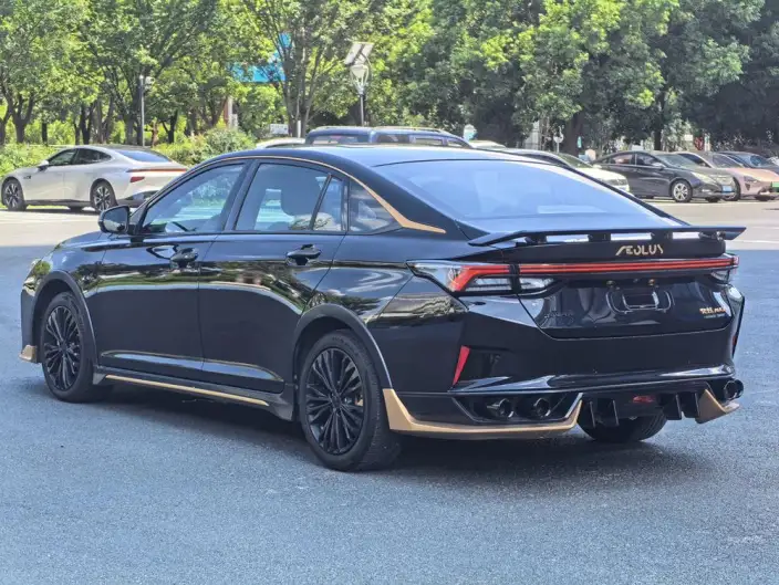 Yixuan Max 2022 Model 1.5T Dark Night Edge Edition