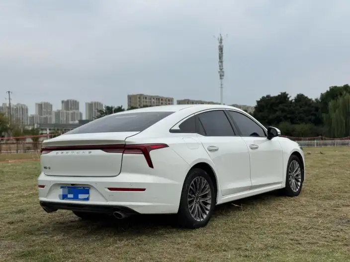 BESTUNE B70 2023 Model Third generation 1.5T Automatic Enjoy Edition Model 70th Anniversary Memorial Edition – фото 6