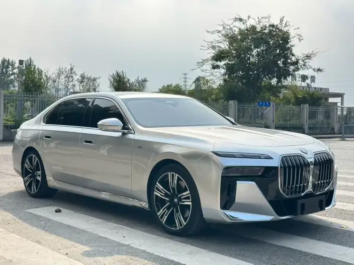 BMW 7 Series 2023 Model 740Li Leading Model M Sports Set