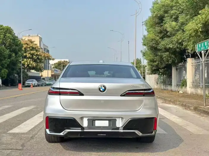 BMW 7 Series 2023 Model 740Li Leading Model M Sports Set – фото 5