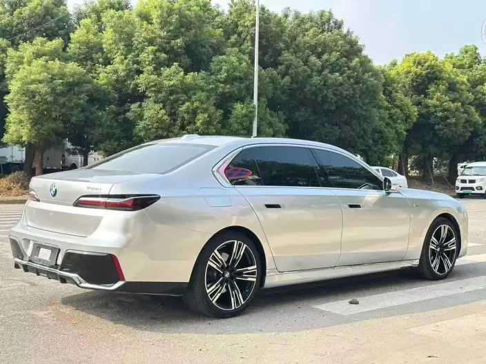 BMW 7 Series 2023 Model 740Li Leading Model M Sports Set – фото 6