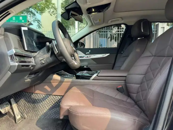 BMW 7 Series 2023 Model 740Li Leading Model M Sports Set – фото 8