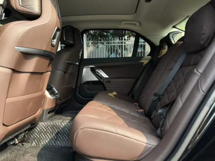 BMW 7 Series 2023 Model 740Li Leading Model M Sports Set – фото 9