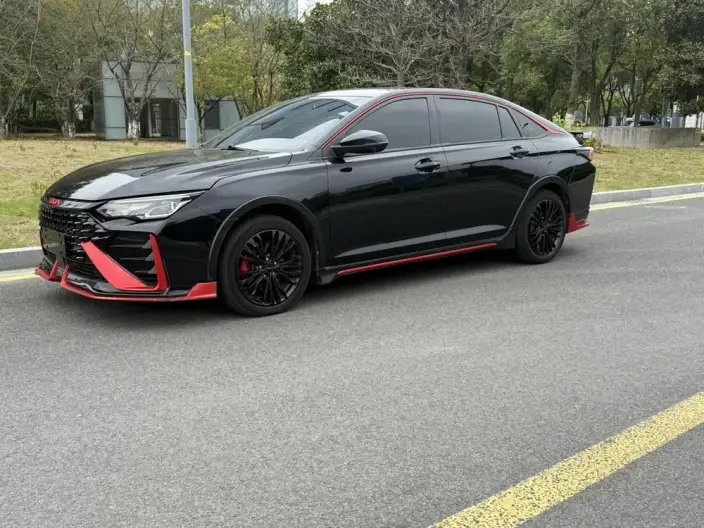 Yixuan Max 2022 Model 1.5T Dark Night Edge Edition – фото 7