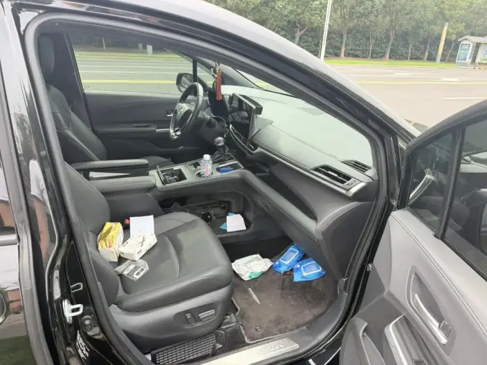 Toyota Sienna 2024 Model Hybrid 2.5L 4WD Premium Edition – фото 8