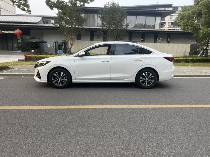 Changan Eado 2022 Model PLUS Blue whale NE 1.4T GDI DCT Flagship Model