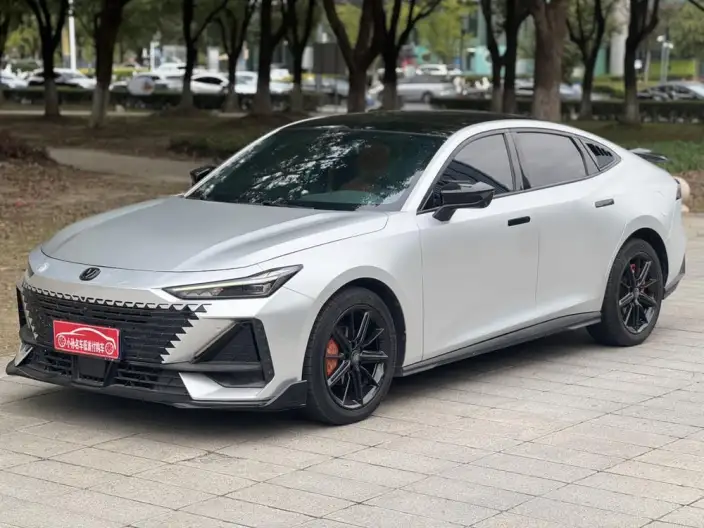 Changan UNI-V 2022 Model 1.5T Smart Pilot Model