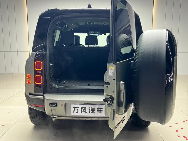 Land Rover De f ender 2023 110 3.0T P400 X-DYNAMIC HSE – фото 7