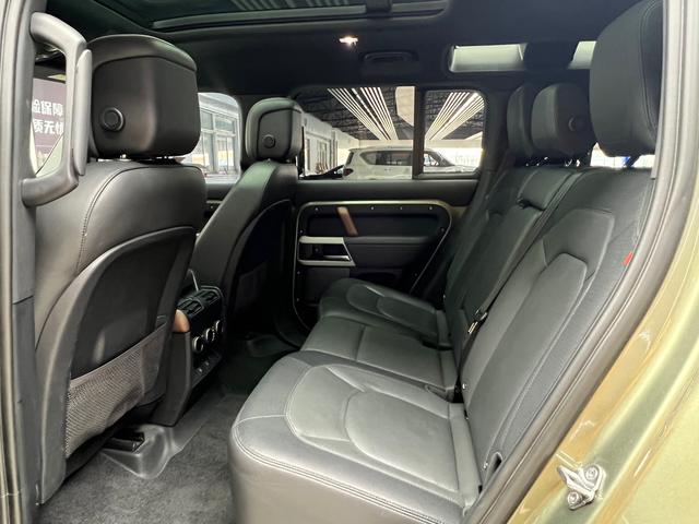 Land Rover De f ender 2023 110 3.0T P400 X-DYNAMIC HSE – фото 9