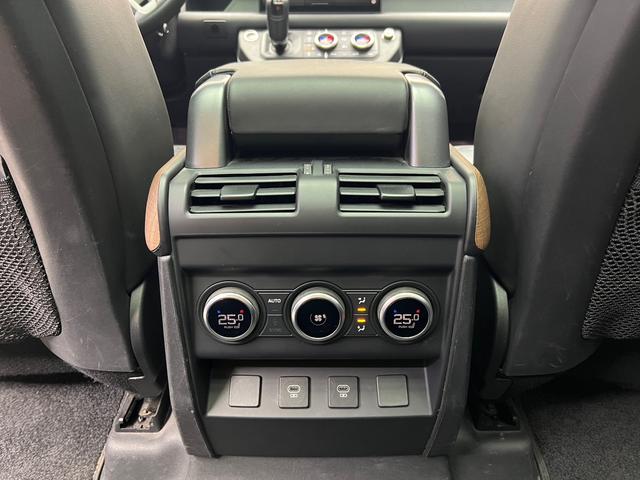 Land Rover De f ender 2023 110 3.0T P400 X-DYNAMIC HSE – фото 21